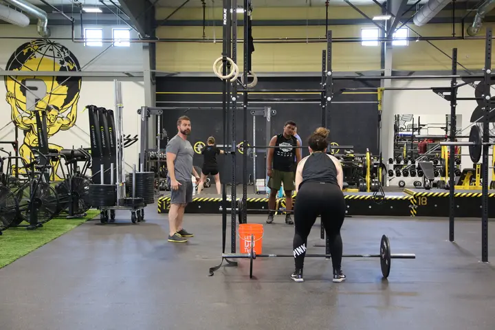 Deadlift session on the platform